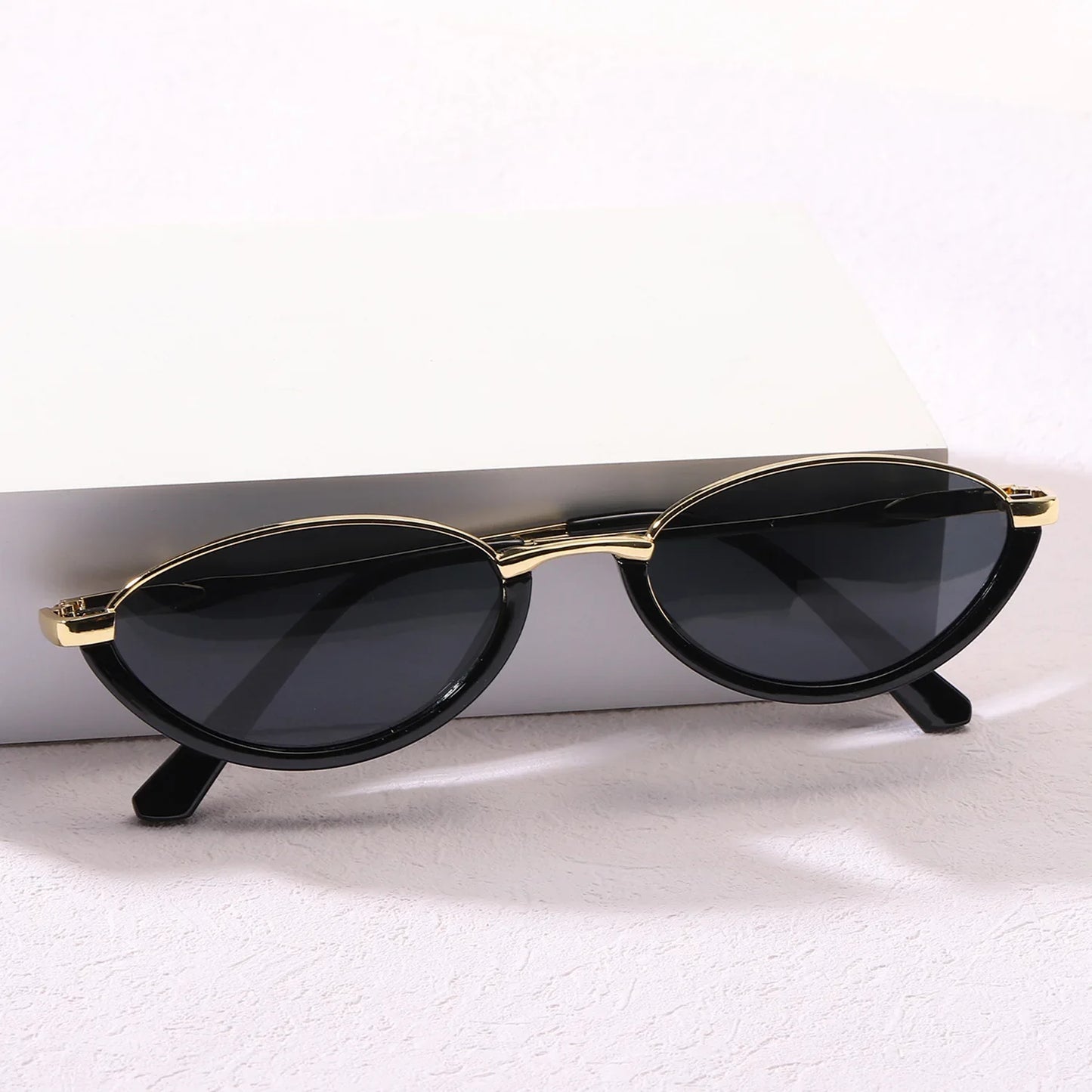 The Élan Cat-eye Sunglasses