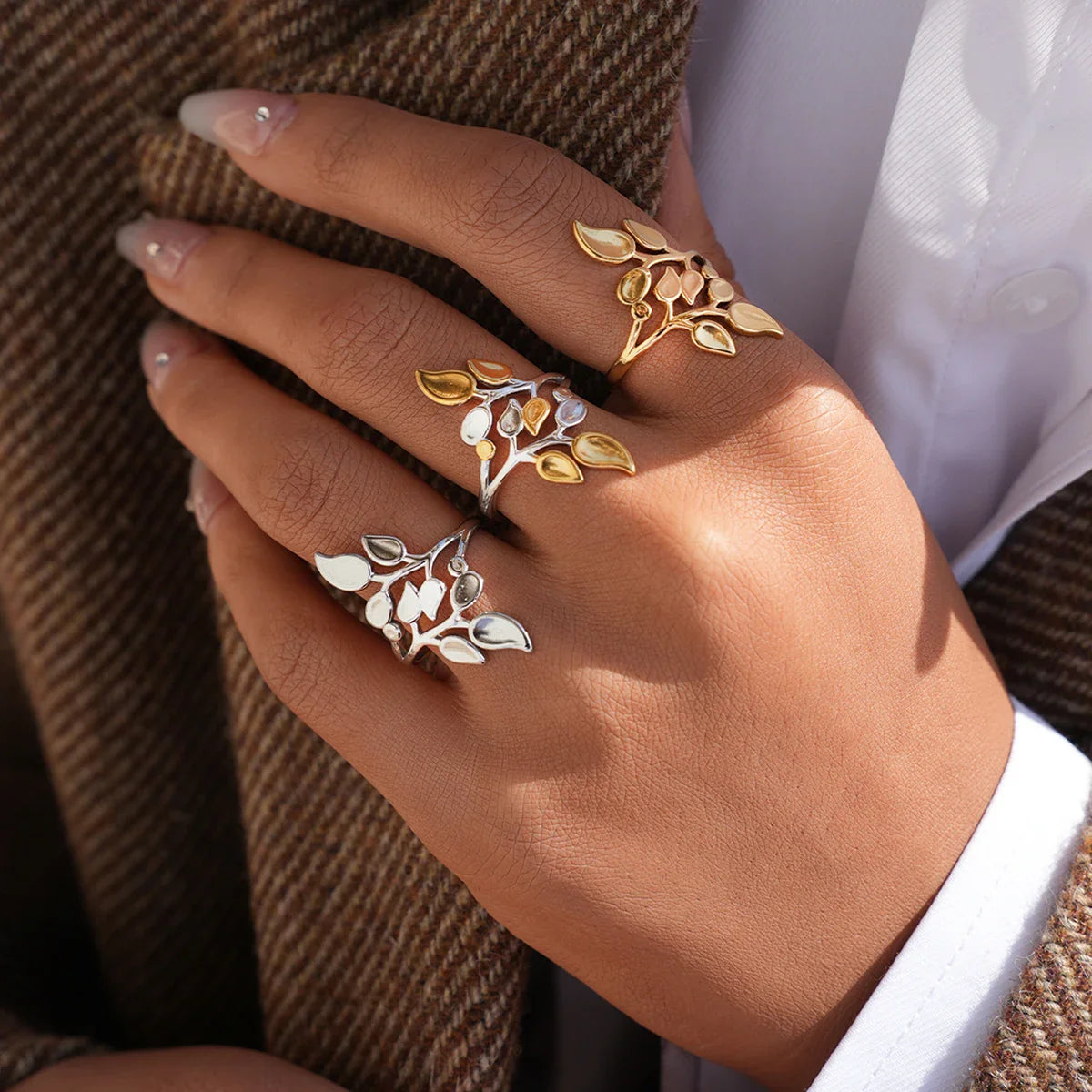 Contour Botanical Ring
