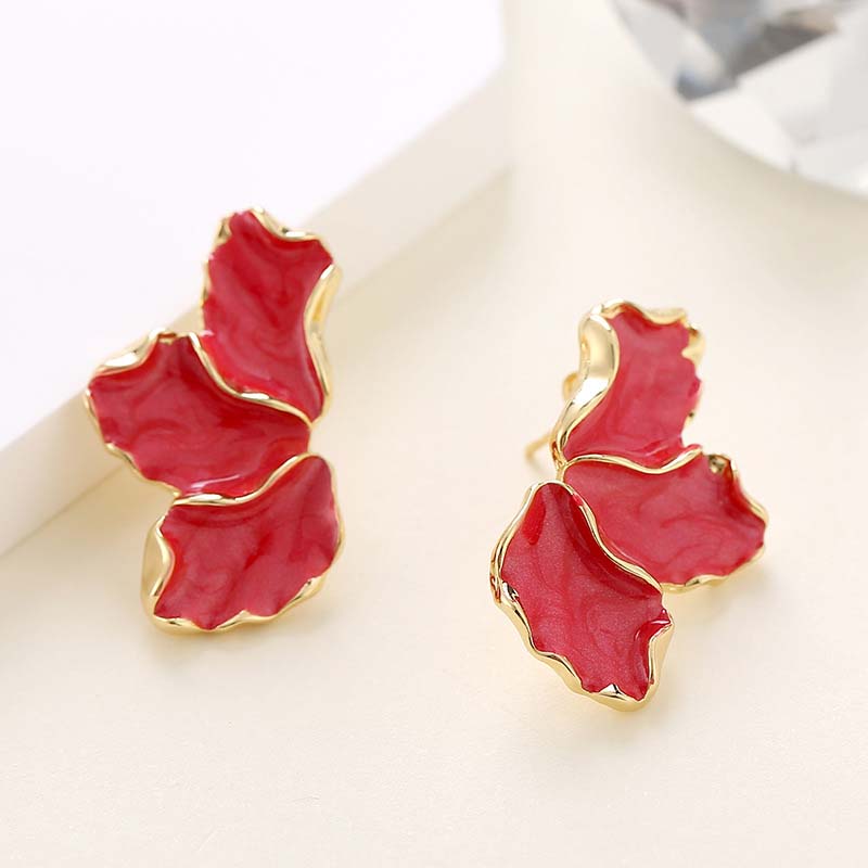 Contour Floral Stud Earring