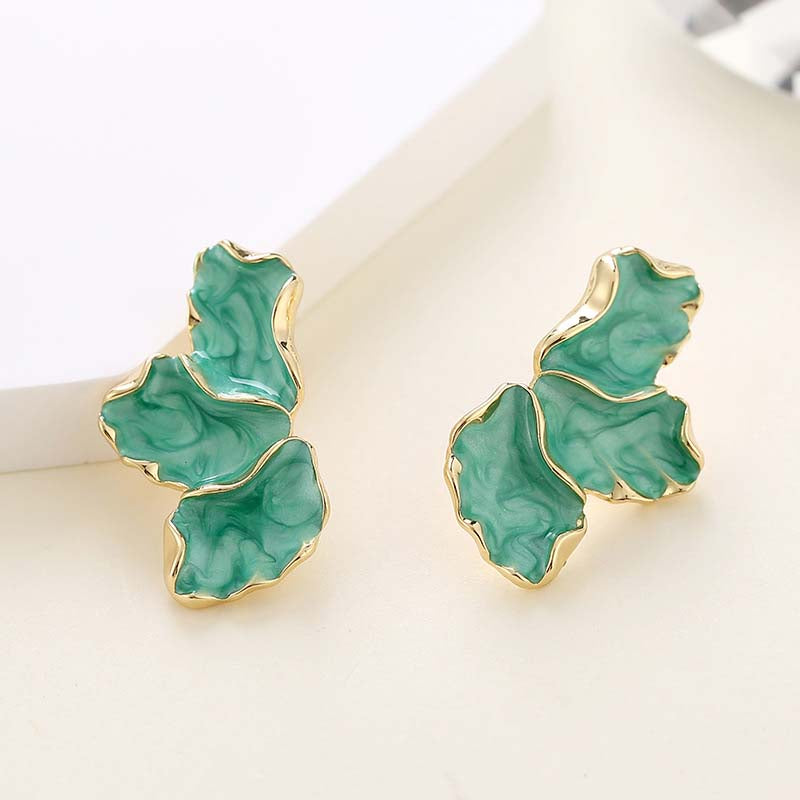 Contour Floral Stud Earring